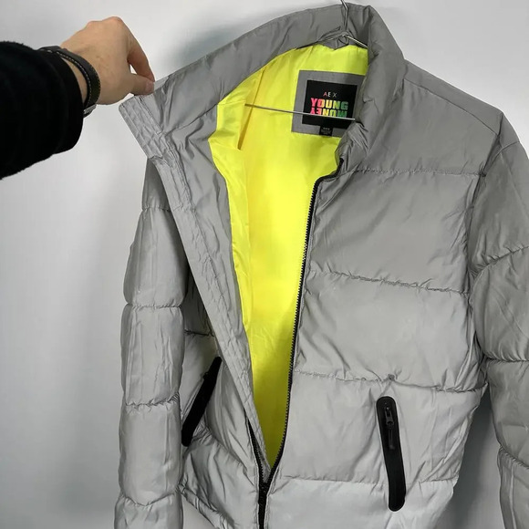 AE X YOUNG MONEY Silver Puffer Reflective Coat Medium - Picture 4 of 10